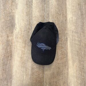 Denver Broncos black NFL hat Velcro